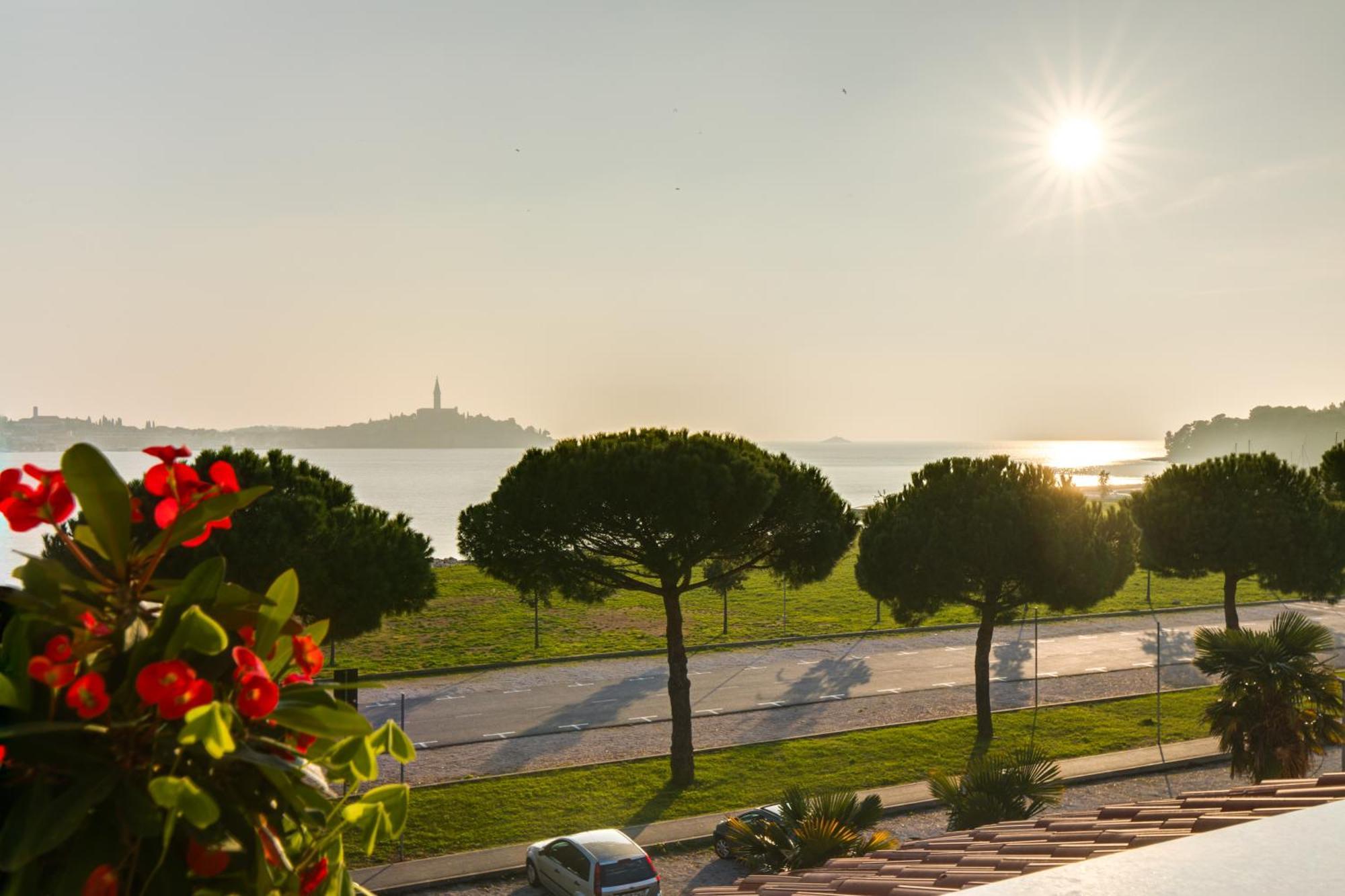 Hotel Rivamare - Rovinj Exterior foto